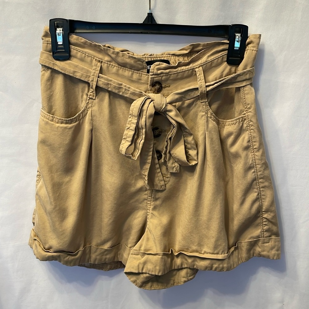 Express Khaki High-Rise Tie and Button Shorts Small Preppy Academia Neutral Cute